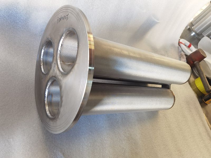 捕集器滤芯-捕集器滤芯-过滤器-产品中心-烧结网_烧结毡_不锈钢折波滤芯_冲孔板复合网_粉末烧结滤芯_金狮贵宾会